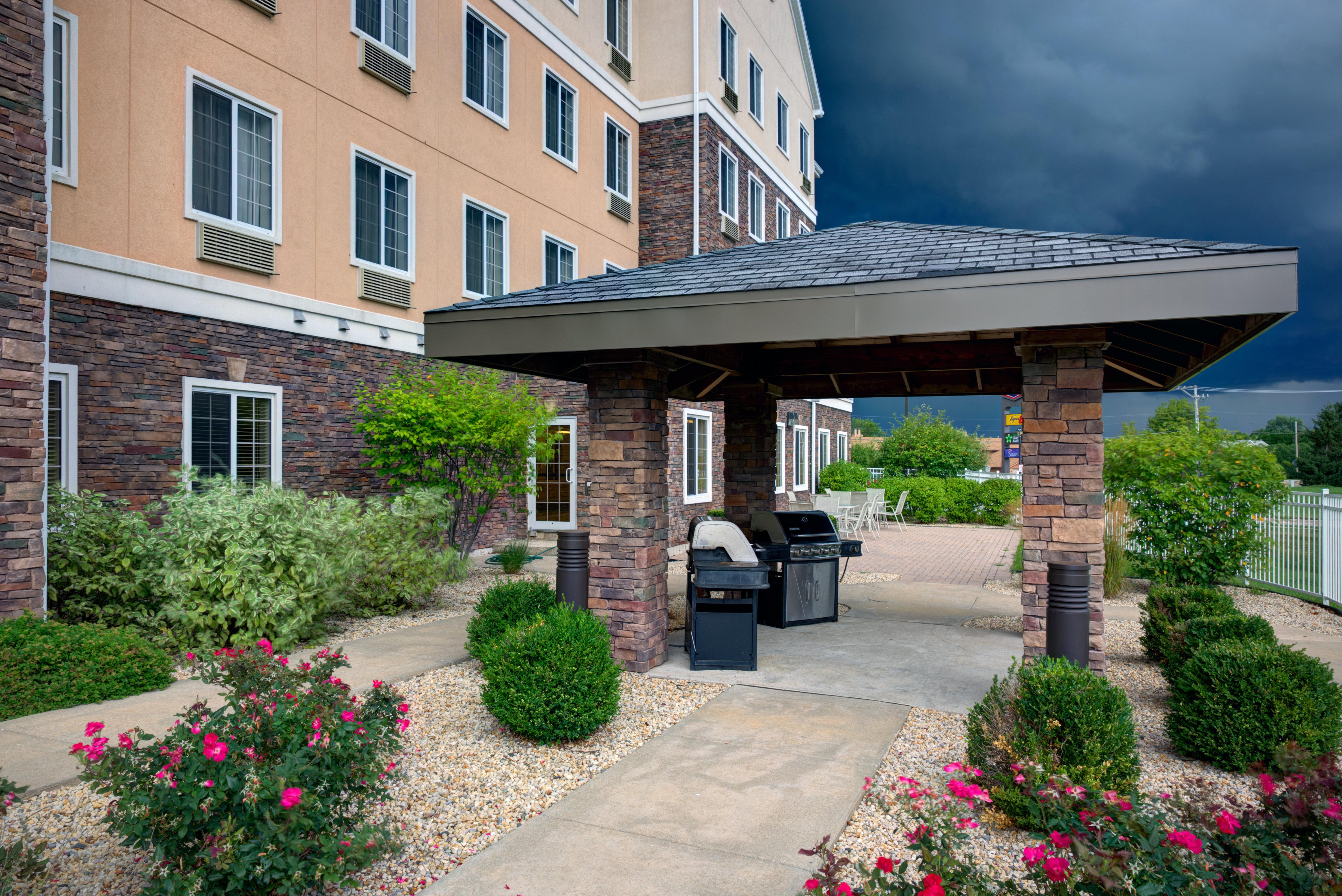 Staybridge Suites Rockford By Ihg Exterior foto