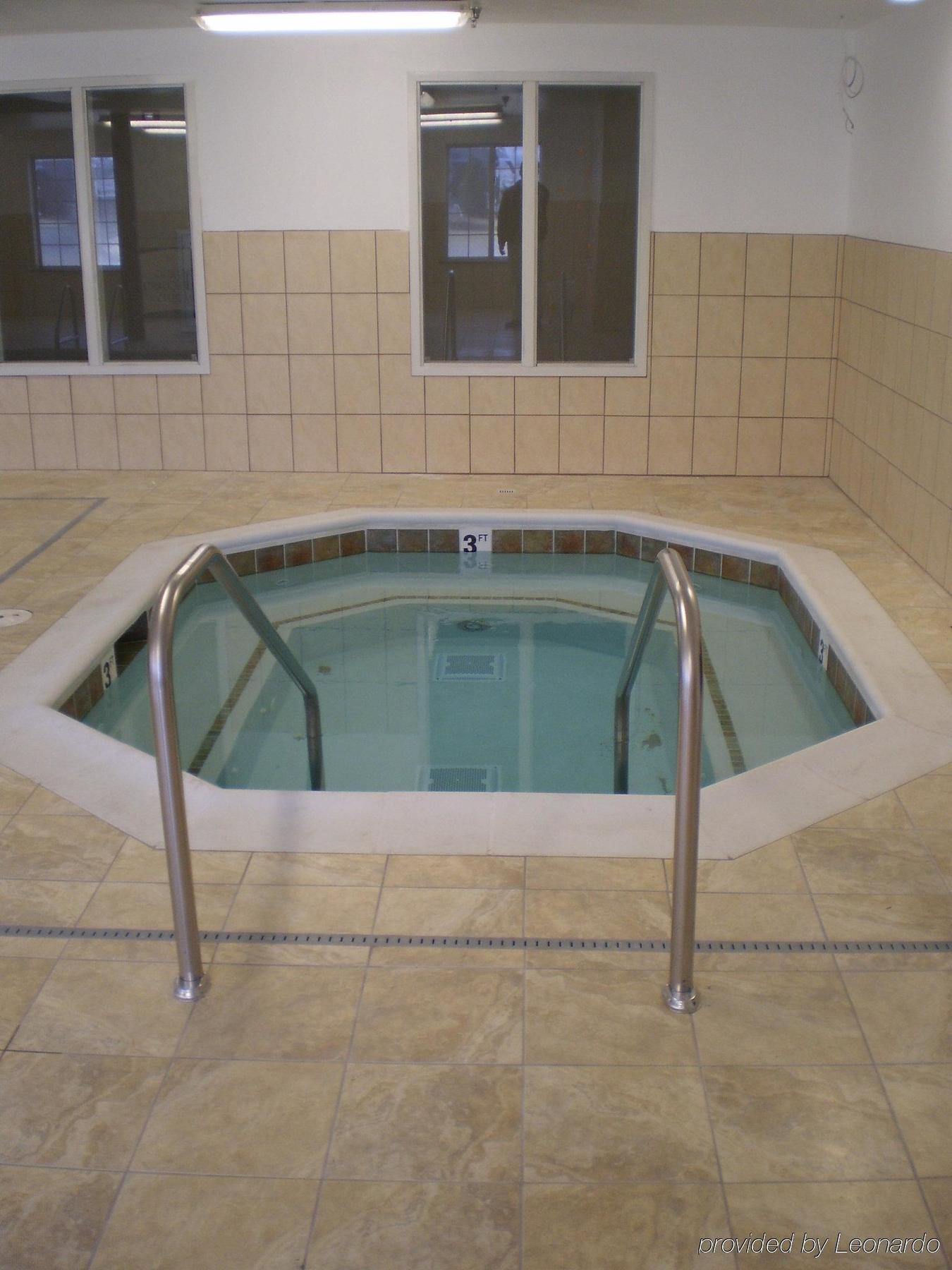 Staybridge Suites Rockford By Ihg Facilități foto